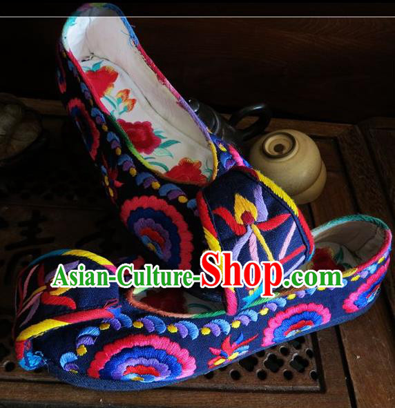 Traditional Chinese Ancient Princess Shoes Navy Cloth Embroidered Shoes, China Handmade Embroidery Hanfu Shoes for Women