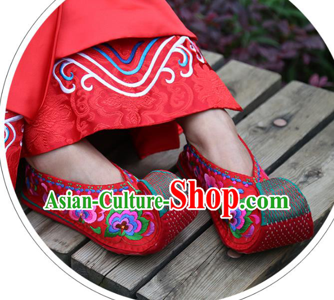 Traditional Chinese Ancient Princess Wedding Red Cloth Shoes Embroidered Shoes, China Handmade Embroidery Hanfu Shoes for Women