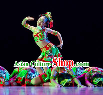 Traditional Chinese Yangge Fan Dancing Costume Modern Dance Dress Clothing and Headwear