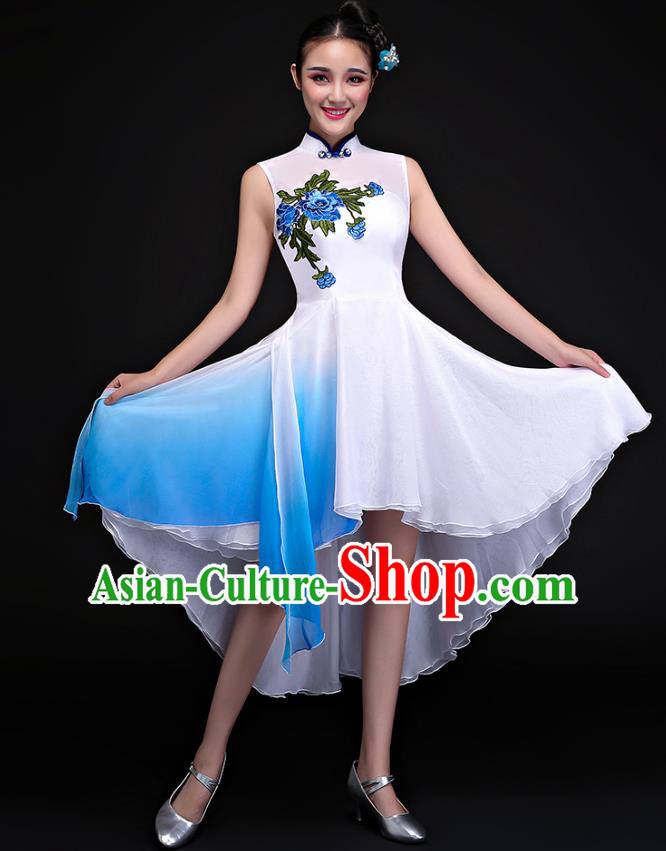 Traditional Chinese Classical Fan Dance Embroidered White Cheongsam Dress, China Yangko Folk Dance Clothing for Women