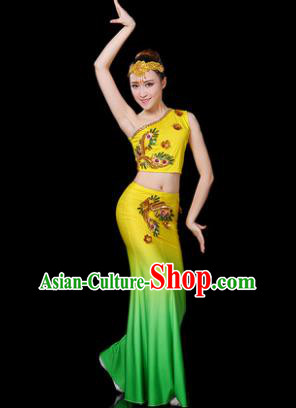 Traditional Chinese Dai Nationality Peacock Dance Costume Folk Dance Pavane Yellow Clothing for Women
