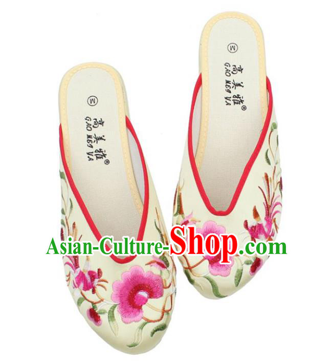 Traditional Chinese National Bride Light Yellow Embroidered Shoes, China Handmade Embroidery Phoenix Peony Hanfu Slippers for Women