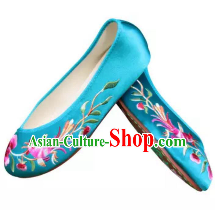 Traditional Chinese National Bride Blue Satin Embroidered Shoes, China Handmade Embroidery Phoenix Peony Hanfu Slippers for Women