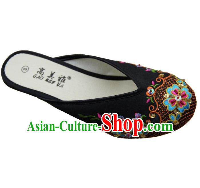 Traditional Chinese National Bride Black Paillette Embroidered Slippers, China Handmade Embroidery Flowers Hanfu Shoes for Women