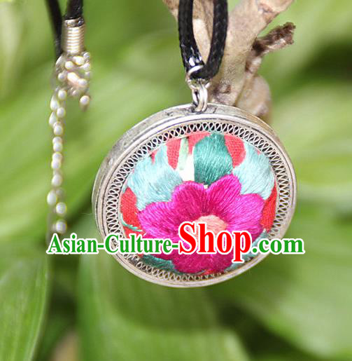 Traditional Chinese Miao Nationality Crafts, Hmong Handmade Miao Silver Embroidery Flowers Round Pendant, Miao Ethnic Minority Black Rope Necklace Accessories Pendant for Women