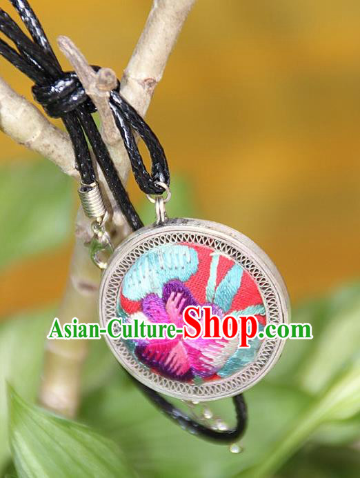 Traditional Chinese Miao Nationality Crafts, Hmong Handmade Miao Silver Embroidery Flowers Round Pendant, Miao Ethnic Minority Black Rope Necklace Accessories Pendant for Women