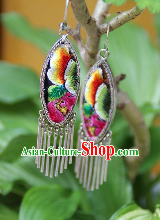 Traditional Chinese Miao Nationality Crafts, Hmong Handmade Miao Silver Embroidery Flowers Tassel Earrings, Miao Ethnic Minority Eardrop Accessories Ear Pendant for Women