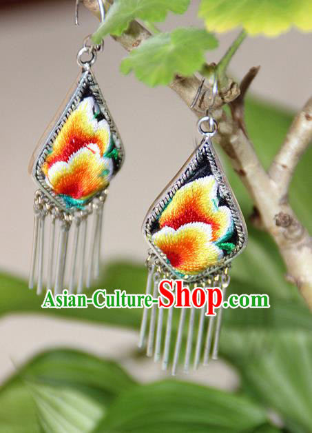 Traditional Chinese Miao Nationality Crafts, Hmong Handmade Miao Silver Embroidery Miao Silver Tassel Earrings, Miao Ethnic Minority Eardrop Accessories Ear Pendant for Women