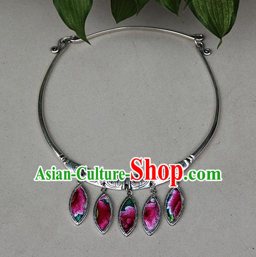 Traditional Chinese Miao Nationality Crafts, Hmong Handmade Miao Silver Embroidery Pink Flowers Pendant, Miao Ethnic Minority Silver Necklace Accessories Pendant for Women