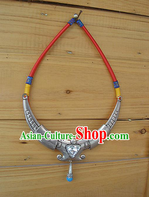 Traditional Chinese Miao Ethnic Minority Necklace, Hmong Handmade Silver Collar, Miao Ethnic Jewelry Accessories Collarbone Chain Necklace for Women