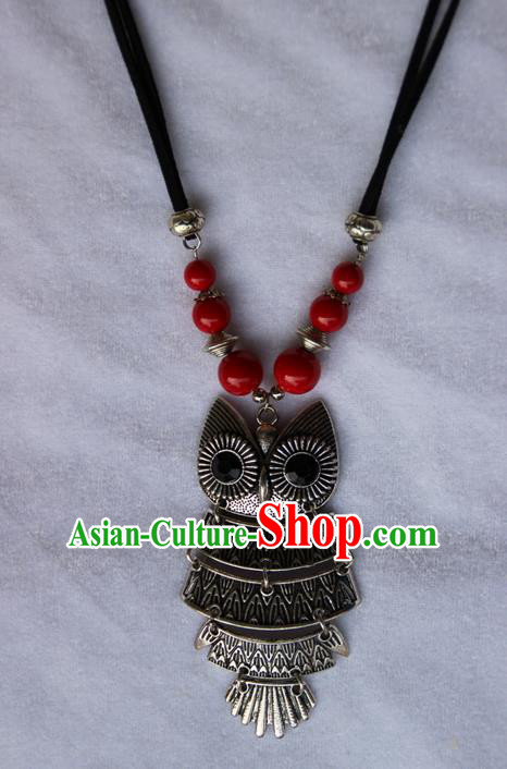 Traditional Chinese Miao Ethnic Minority Necklace, Hmong Handmade Sweater Chain Owl Pendant, Miao Ethnic Jewelry Accessories Collarbone Chain Necklace for Women