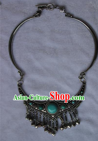 Traditional Chinese Miao Ethnic Minority Necklace, Hmong Handmade Sweater Chain Silver Pendant, Miao Ethnic Jewelry Accessories Collarbone Chain Necklace for Women