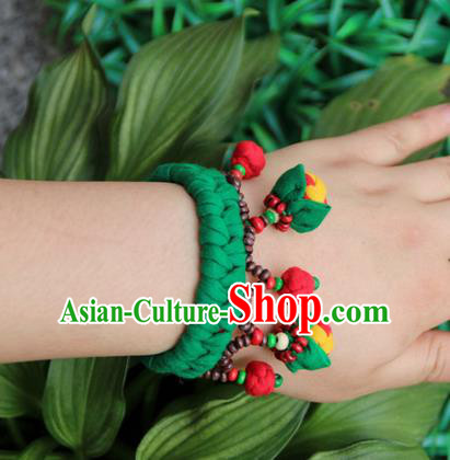 Traditional Chinese Miao Ethnic Minority Palace Jewelry Accessories Wristbands Bracelet, Hmong Handmade Bracelet Chain Bracelet for Women