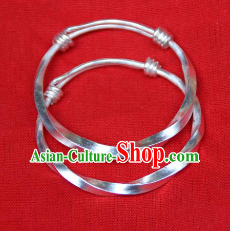 Traditional Chinese Miao Ethnic Minority Miao Silver Bracelet, Hmong Handmade Silver Bracelet Jewelry Accessories for Women