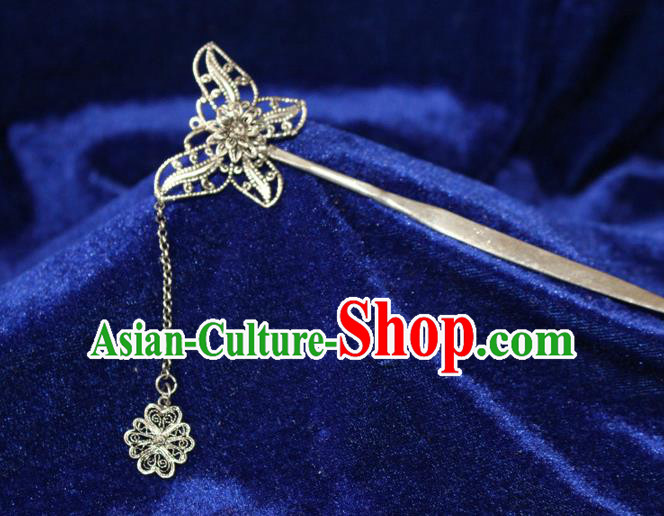 Traditional Chinese Miao Nationality Crafts Jewelry Accessory Classical Hair Accessories, Hmong Handmade Miao Silver Butterfly Palace Lady Tassel Hair Sticks Hair Claw, Miao Ethnic Minority Hair Fascinators Hairpins for Women