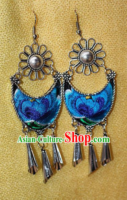 Traditional Chinese Miao Nationality Crafts Jewelry Accessory Classical Earbob Accessories, Hmong Handmade Miao Silver Palace Lady Tassel Embroidery Earrings, Miao Ethnic Minority Eardrop for Women