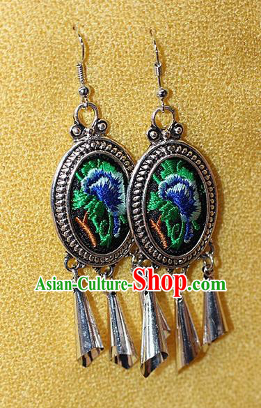 Traditional Chinese Miao Nationality Crafts Jewelry Accessory Classical Earbob Accessories, Hmong Handmade Miao Silver Embroidery Bells Tassel Palace Lady Earrings, Miao Ethnic Minority Eardrop for Women