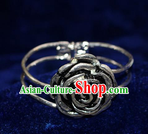 Traditional Chinese Miao Nationality Crafts Jewelry Accessory Bangle, Hmong Handmade Miao Silver Flowers Bracelet, Miao Ethnic Minority Silver Wide Bracelet Accessories for Women