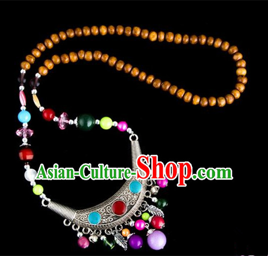 Traditional Chinese Zang Nationality Crafts, Hmong Handmade Tibet Log Beads Tassel Bells Sweater Chain, Tibetan Ethnic Minority Necklace Accessories Pendant for Women