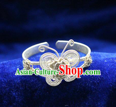 Traditional Chinese Miao Nationality Crafts Jewelry Accessory Bangle, Hmong Handmade Miao Silver Butterfly Bracelet, Miao Ethnic Minority Silver Bracelet Accessories for Women