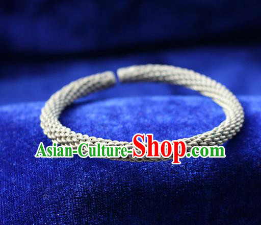 Traditional Chinese Miao Nationality Crafts Jewelry Accessory Bangle, Hmong Handmade Miao Silver Classical Bracelet, Miao Ethnic Minority Silver Bracelet Accessories for Women