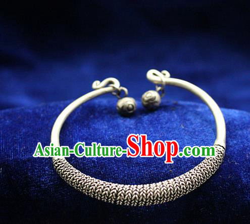 Traditional Chinese Miao Nationality Crafts Jewelry Accessory Bangle, Hmong Handmade Miao Silver Classical Bells Bracelet, Miao Ethnic Minority Silver Bracelet Accessories for Women