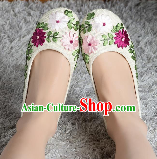 Traditional Chinese Shoes, China Handmade Linen Embroidered White Shoes, Ancient Princess Cloth Shoes for Women