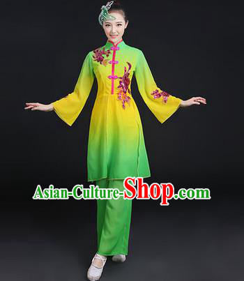 Traditional Chinese Yangge Fan Dancing Costume, Folk Dance Yangko Paillette Dress, Classic Dance Drum Dance Green Clothing for Women