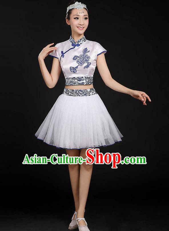 Traditional Chinese Yangge Fan Dancing Costume, Folk Dance Yangko Blue and White Porcelain Flowers Uniforms, Classic Dance Bubble Skirt Drum Dance Mandarin Collar Clothing for Women