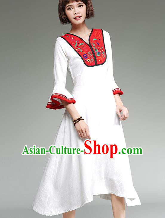 Traditional Ancient Chinese National Costume, Elegant Hanfu Mandarin Qipao Embroidery White Dress, China Tang Suit Mandarin Sleeve Chirpaur Republic of China Cheongsam Upper Outer Garment Elegant Dress Clothing for Women