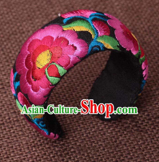 Traditional Chinese Miao Nationality Crafts, Hmong Handmade Miao Silver Embroidery Pink Bracelet, Miao Ethnic Minority Bangle Accessories for Women