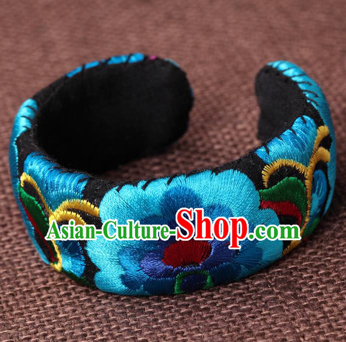 Traditional Chinese Miao Nationality Crafts, Hmong Handmade Miao Silver Embroidery Blue Bracelet, Miao Ethnic Minority Bangle Accessories for Women