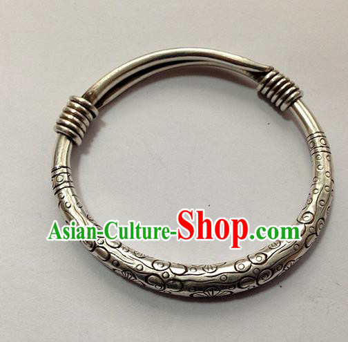 Traditional Chinese Miao Nationality Accessories Bracelet, Hmong Female Ethnic Pure Sliver Bangle for Women