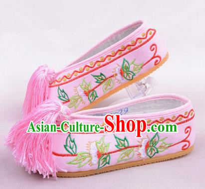 Chinese Ancient Peking Opera Young Lady Embroidered Hua Tan Shoes, Traditional China Beijing Princess Opera Pink Embroidered Shoes