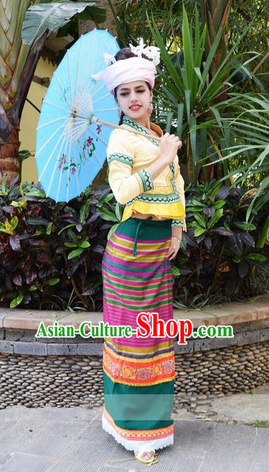 Traditional Traditional Thailand Female Clothing, Southeast Asia Thai Ancient Costumes Dai Nationality Wedding Bride Yellow Sari Dress for Women
