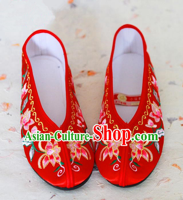 Traditional Chinese Wedding Shoes Xiuhe Red Shoes, Ancient Chinese Bride Embroidered Lotus Cloth Shoes for Women