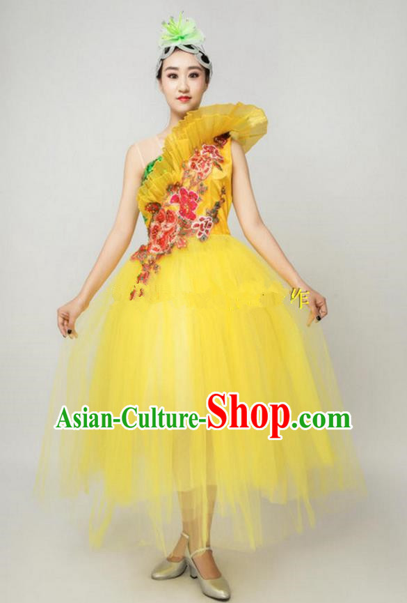 Chinese Classic Stage Performance Dance Costumes, Opening Dance Folk Dance Classic Dance Big Swing One-shoulder Yellow Veil Dress for Women
