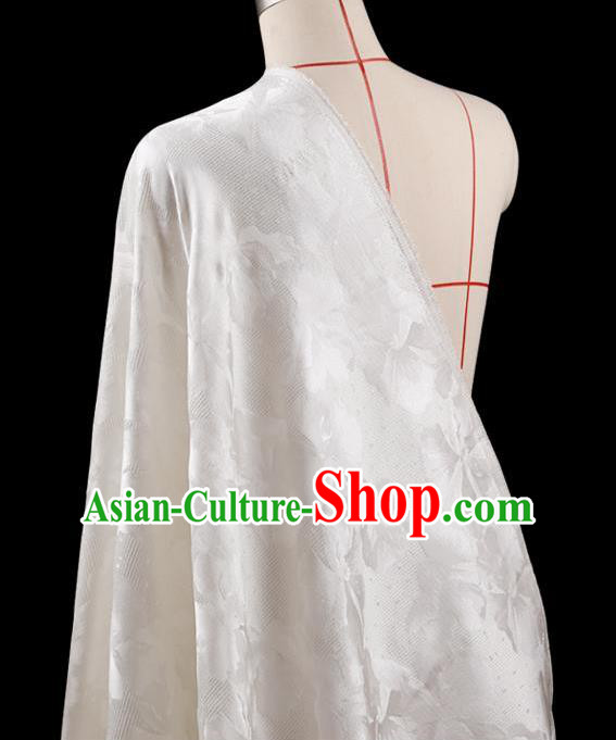 Traditional Asian Chinese Handmade Embroidery Leaf Jacquard Weave Coat Silk Tapestry White Fabric Drapery, Top Grade Nanjing Brocade Ancient Costume Cheongsam Cloth Material