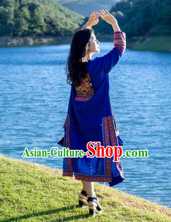 Traditional Chinese National Costume Long Dust Coat, Elegant Hanfu Embroidered Blue Cardigan for Women