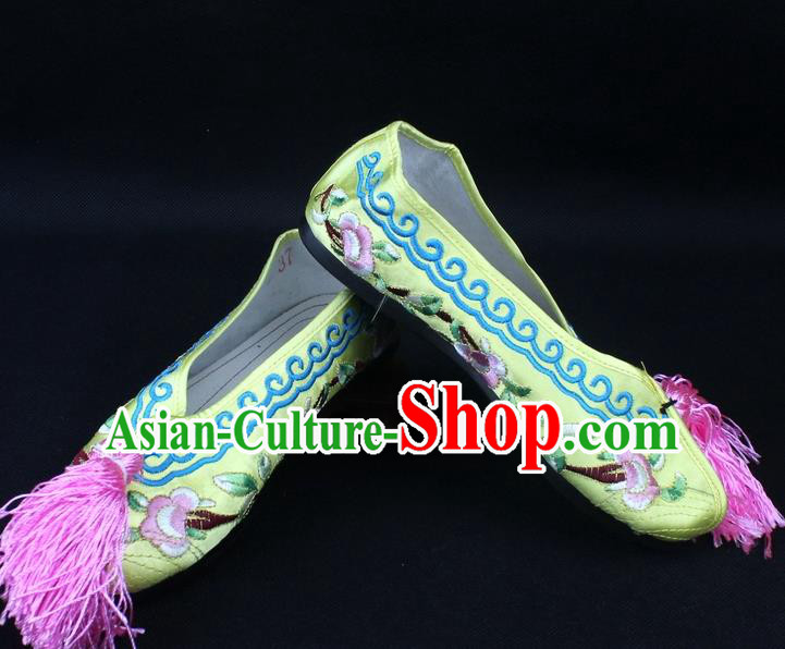 Traditional China Beijing Opera Hua Tan Embroidered Yellow Shoes, Ancient Chinese Peking Opera Young Lady Diva Princess Blood Stained Shoes