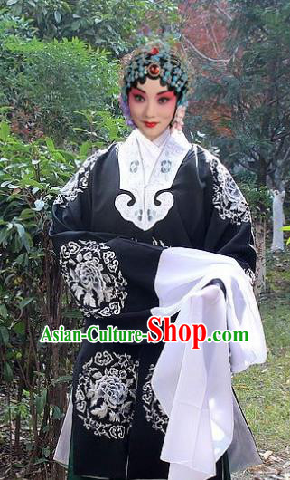 Traditional China Beijing Opera Old Lady Pantaloon Costume Black Embroidered Cape, Ancient Chinese Peking Opera Female Embroidery Dress Clothing