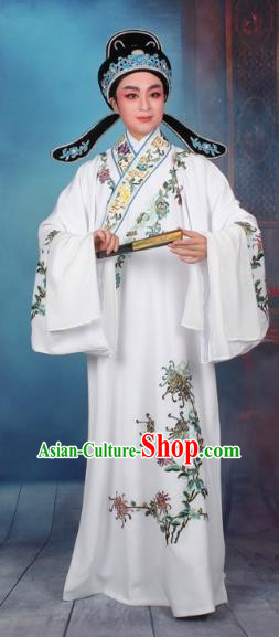 Top Grade Professional Beijing Opera Niche Costume Gifted Scholar White Embroidered Robe, Traditional Ancient Chinese Peking Opera Young Men Embroidery Chrysanthemum Clothing