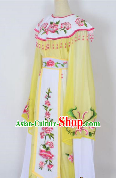 Traditional Chinese Professional Peking Opera Young Lady Princess Costume Yellow Embroidery Peony Dress, China Beijing Opera Diva Hua Tan Embroidered Cloud Shoulder Clothing