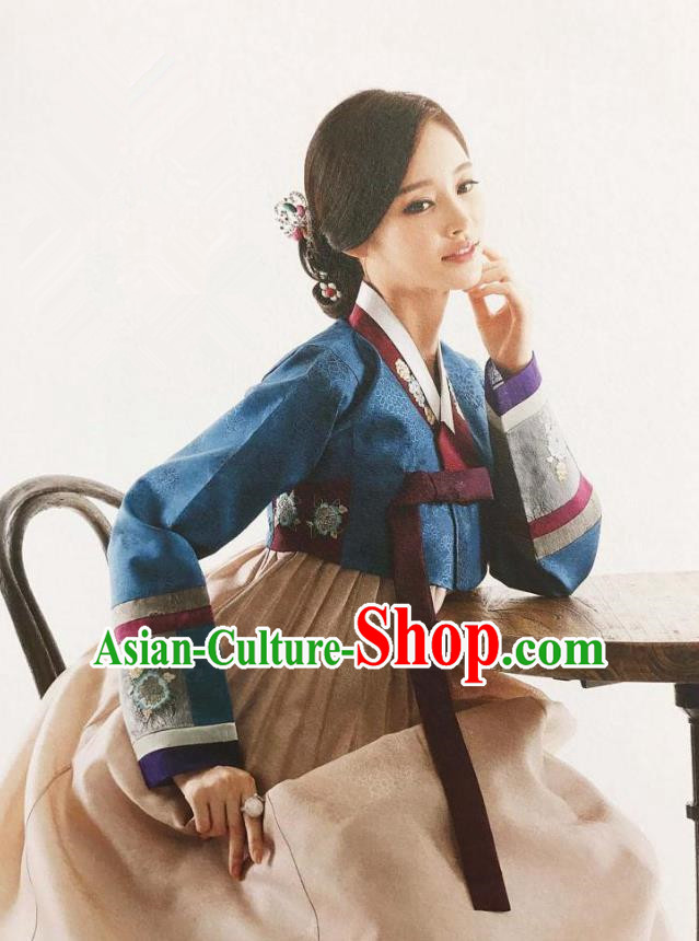 Traditional Korean Handmade Embroidery Mother Hanbok, Top Grade Korea Hanbok Wedding Blue Costume for Women