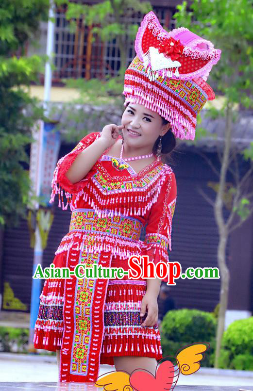 Traditional Chinese Miao Nationality Costume and Hat, Hmong Folk Dance Ethnic Red Pleated Skirt, Chinese Minority Nationality Embroidery Clothing for Women