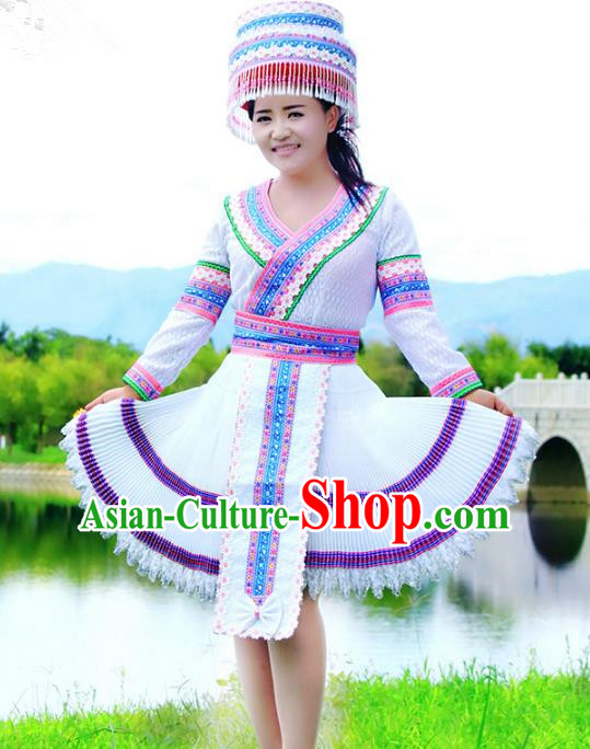 Traditional Chinese Miao Nationality Wedding Costume, Hmong Young Lady Folk Dance Ethnic White Pleated Dress, Chinese Minority Nationality Embroidery Clothing for Women