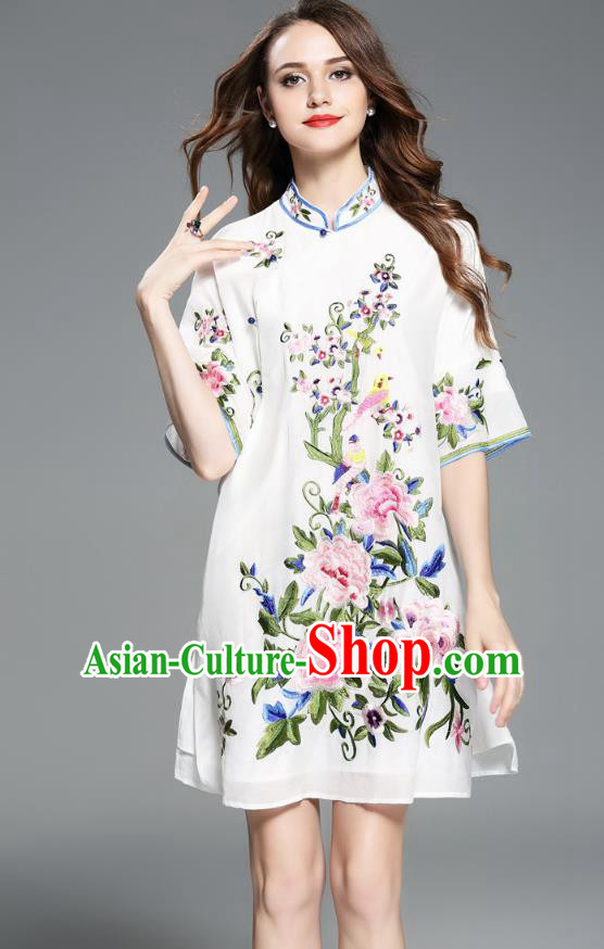 Top Grade Asian Chinese Costumes Classical Embroidery Peony White Dress Silk Cheongsam Upper Outer Garment, Traditional China National Embroidered Chirpaur Qipao for Women