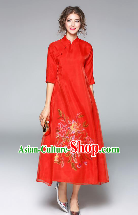 Asian Chinese Oriental Costumes Red Cheongsam, Traditional China National Embroidery Chirpaur Dress for Women