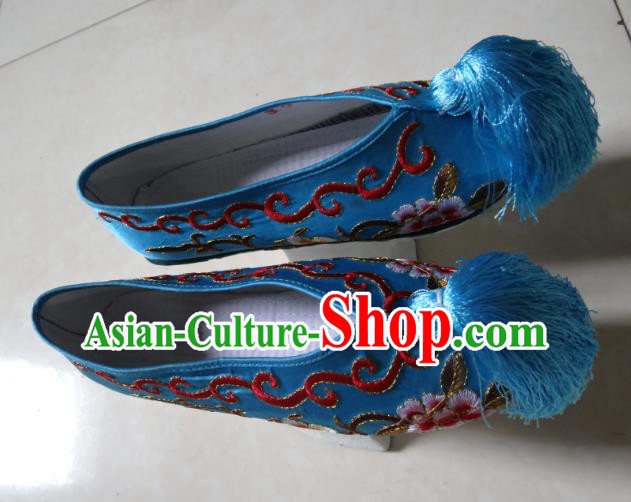 Traditional Chinese Qing Dynasty Princess Embroidered Shoes Saucers Blue Satin Shoes, China Ancient Manchu Palace Lady Blood Stained Shoes for Women