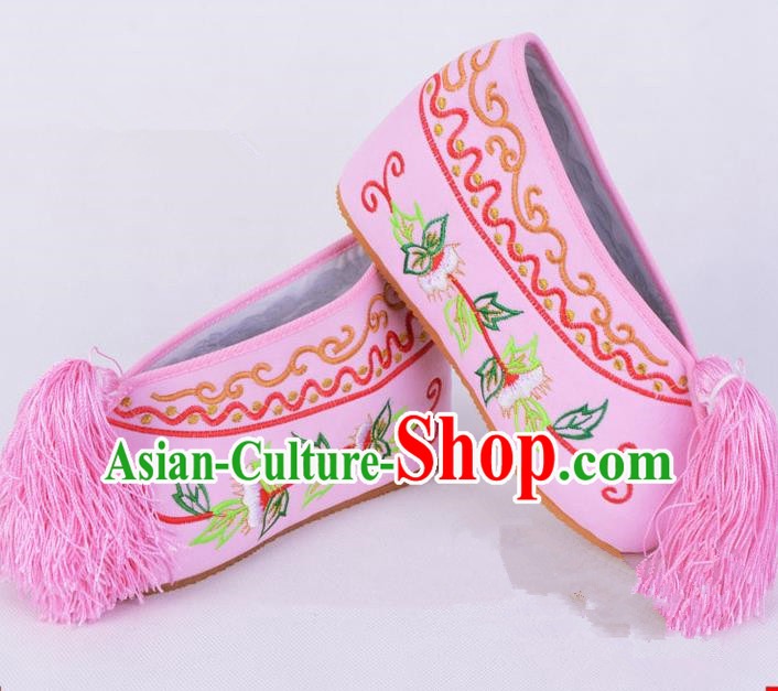 Traditional Beijing Opera Diva Pink Satin Embroidered Shoes Cloth Shoes, Ancient Chinese Peking Opera Hua Tan Princess Blood Stained Shoes